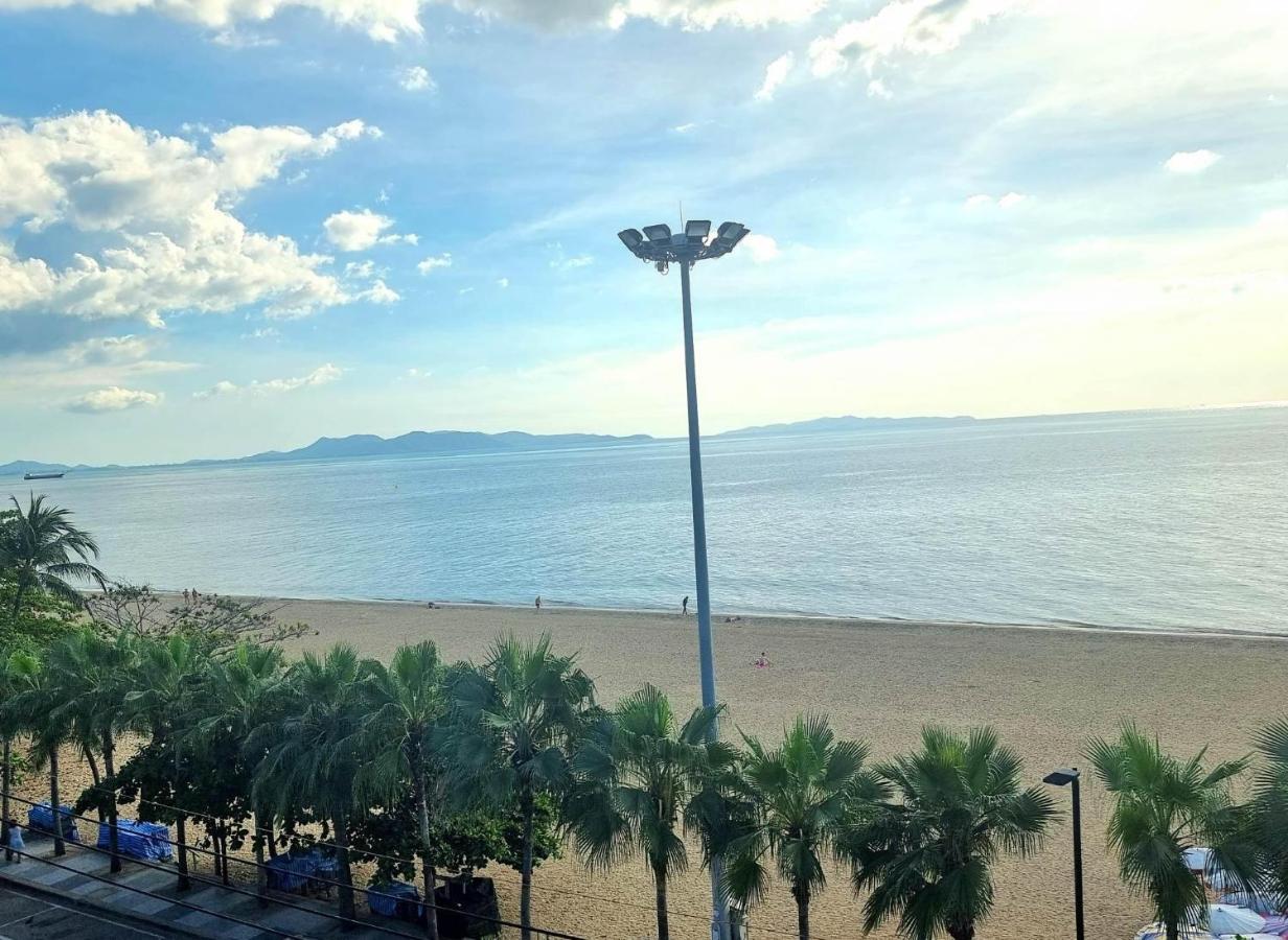 Happy Jomtien - Beachfront Eksteriør bilde