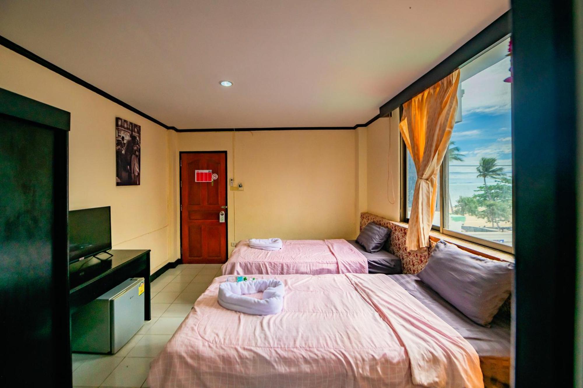 Happy Jomtien - Beachfront Rom bilde