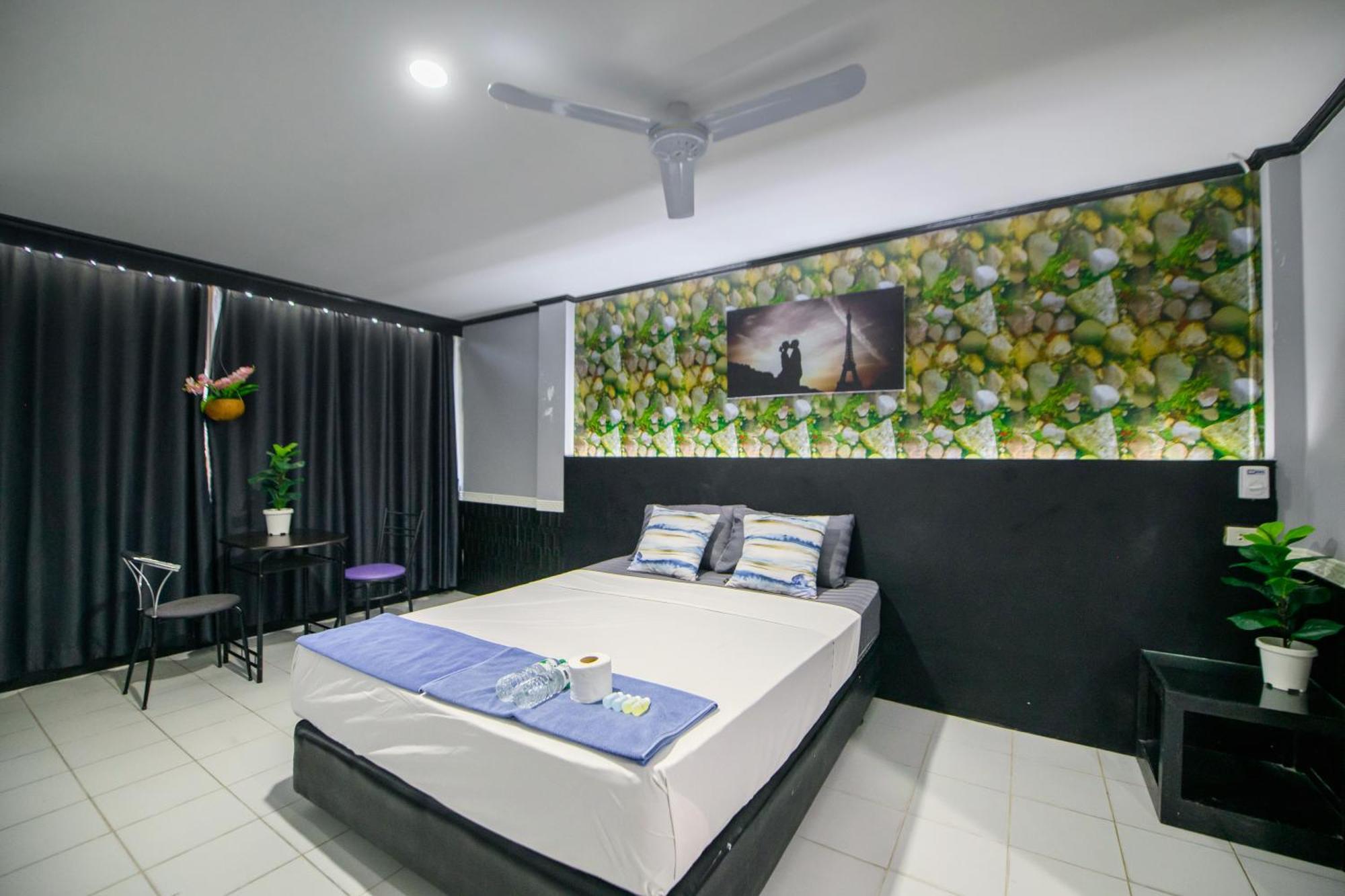 Happy Jomtien - Beachfront Rom bilde