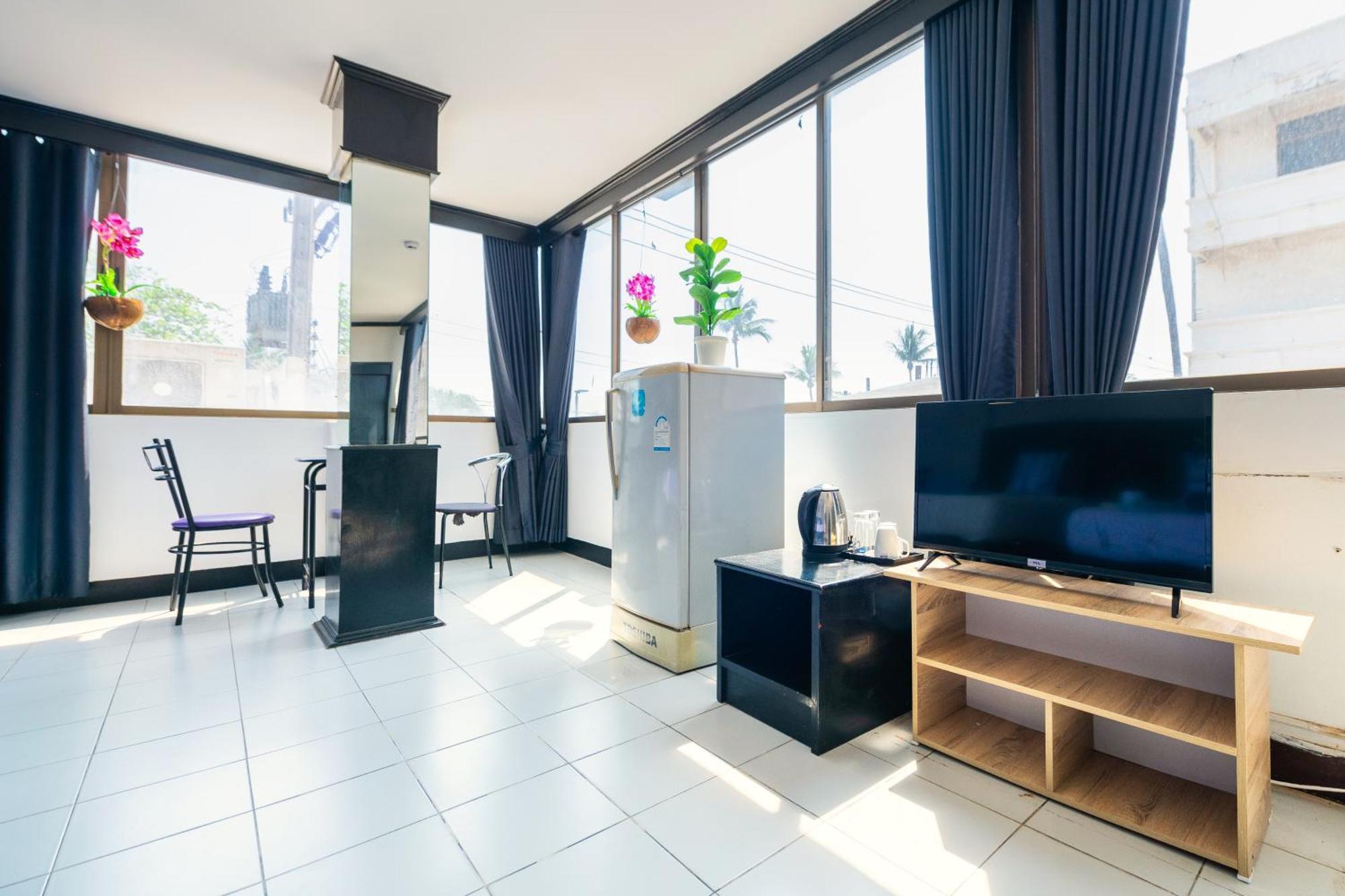 Happy Jomtien - Beachfront Rom bilde